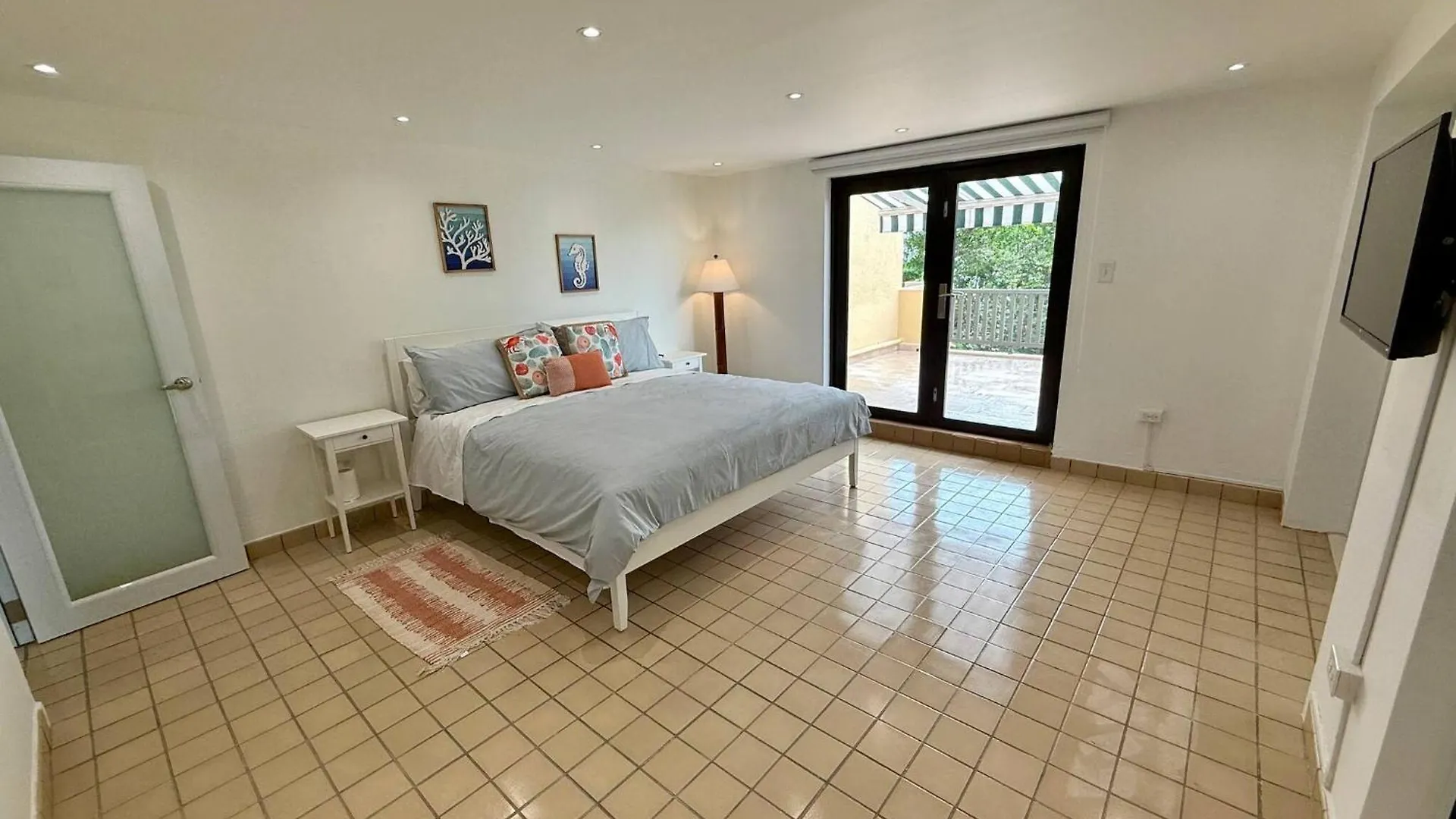 Charming Oceanview Property, Perfect For Families Humacao